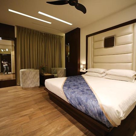 Hotel Prince Viraj Jabalpur Bagian luar foto