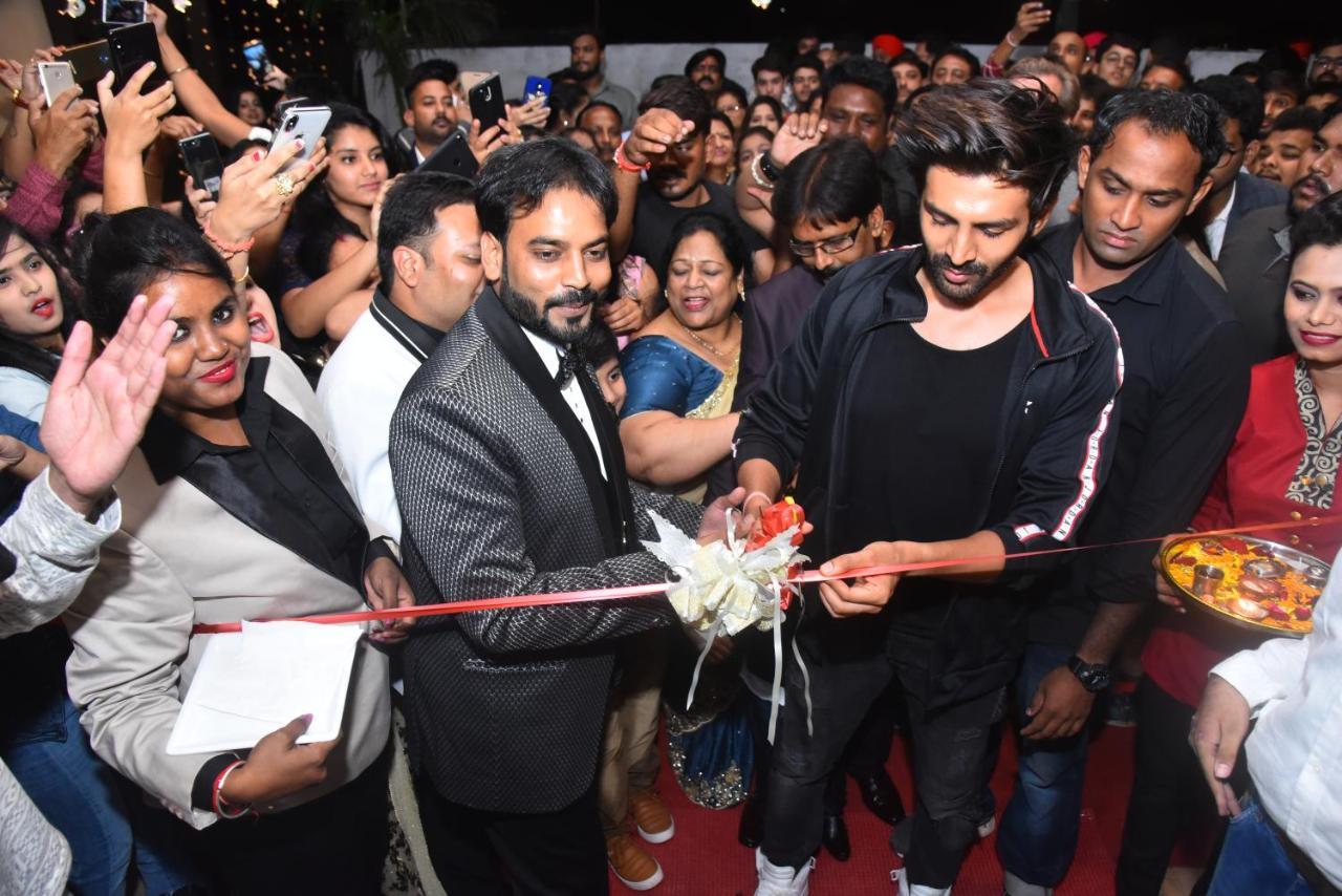 Hotel Prince Viraj Jabalpur Bagian luar foto