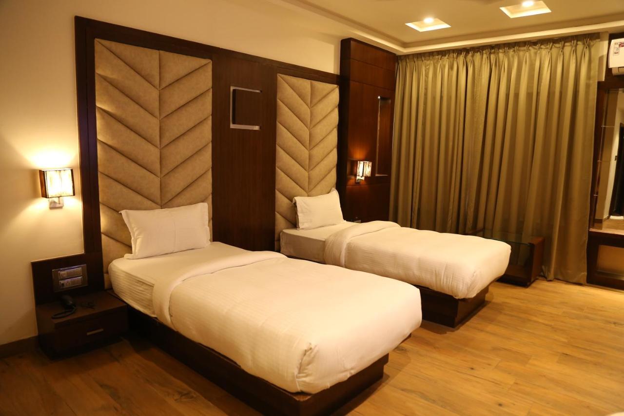 Hotel Prince Viraj Jabalpur Bagian luar foto