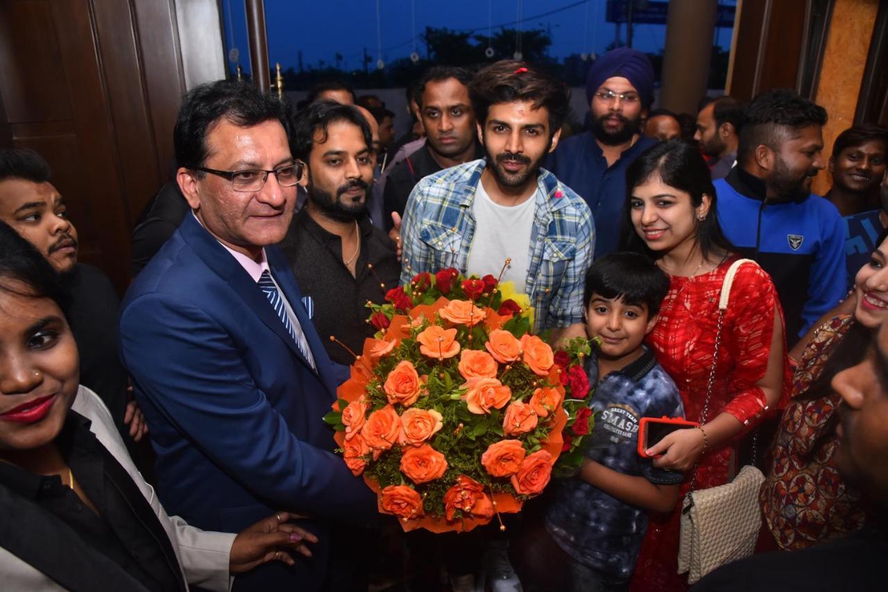 Hotel Prince Viraj Jabalpur Bagian luar foto